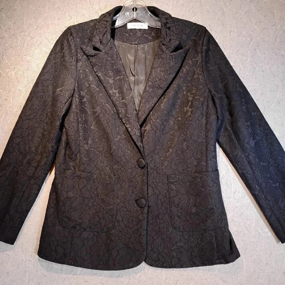 Solitaire Women's Black Embroidered Rose Lace Pattern Blazer CK MEASUREMENTS